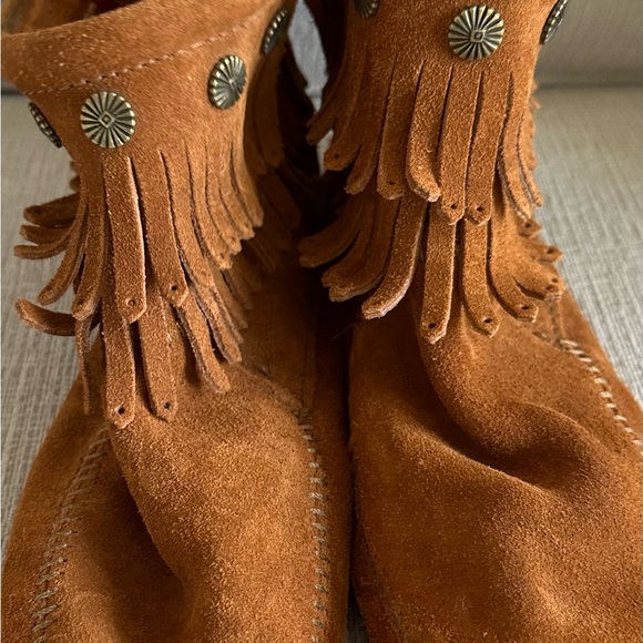 Tan Fringe Minnetonka Moccasins - Picture 2 of 4